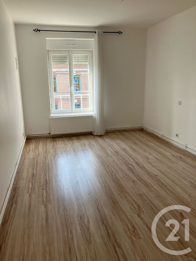 Appartement F3 &agrave; louer - 3 pi&egrave;ces - 71,42 m2 - Abbeville - 80 - PICARDIE