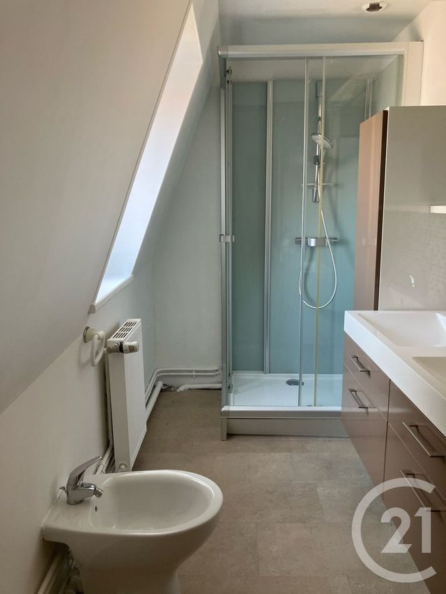 Appartement F3 &agrave; louer - 3 pi&egrave;ces - 71,42 m2 - Abbeville - 80 - PICARDIE