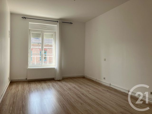 Appartement F3 &agrave; louer - 3 pi&egrave;ces - 71,42 m2 - Abbeville - 80 - PICARDIE
