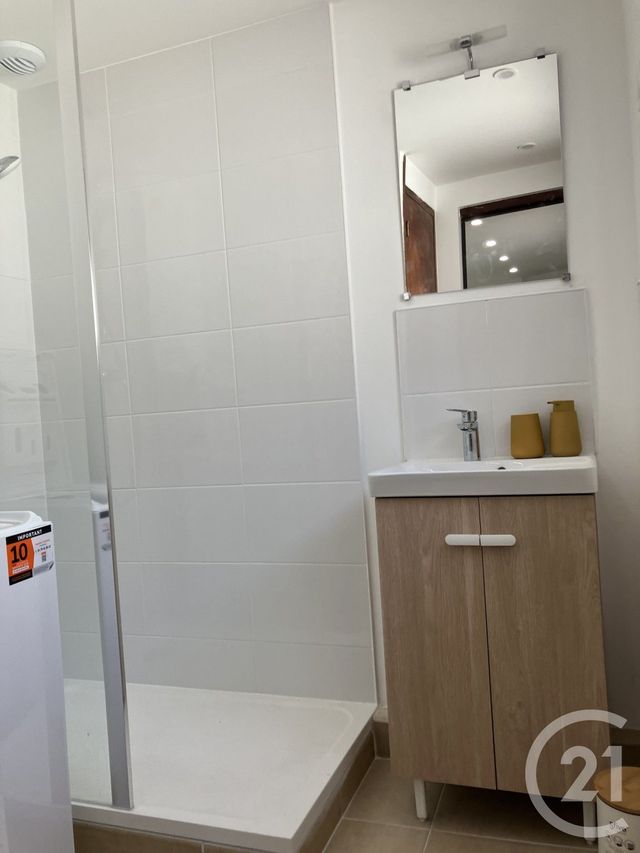 Maison &agrave; louer - 4 pi&egrave;ces - 75 m2 - St Ouen - 80 - PICARDIE