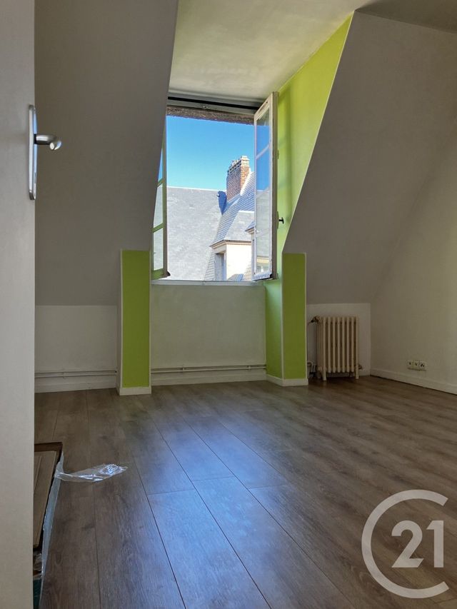 Appartement F2 &agrave; louer - 2 pi&egrave;ces - 41,90 m2 - Abbeville - 80 - PICARDIE