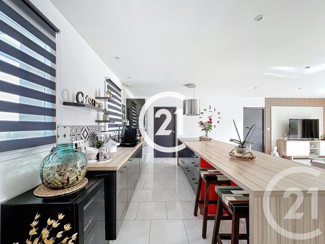 Maison à vendre - 5 pièces - 147 m2 - Bourg Charente - 16 - POITOU-CHARENTES