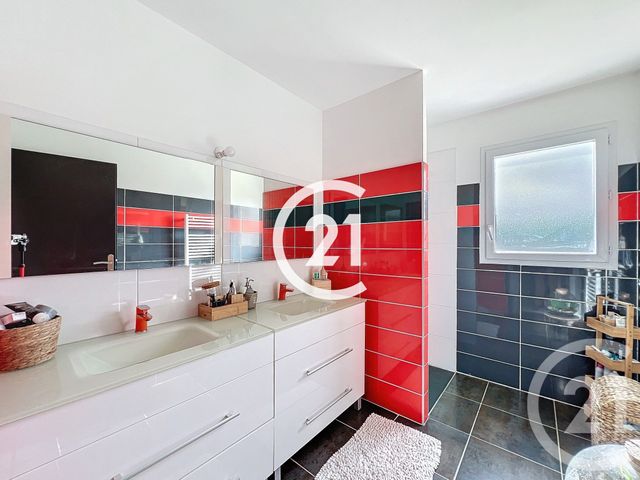 Maison à vendre - 5 pièces - 147 m2 - Bourg Charente - 16 - POITOU-CHARENTES