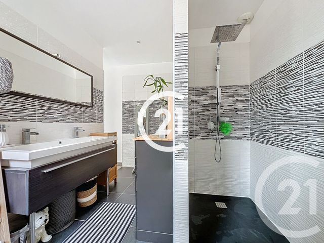 Maison à vendre - 5 pièces - 147 m2 - Bourg Charente - 16 - POITOU-CHARENTES