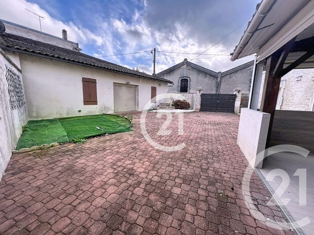 Maison à louer - 7 pièces - 181,30 m2 - Jarnac - 16 - POITOU-CHARENTES