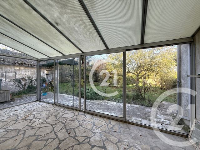 Maison à vendre - 6 pièces - 140,50 m2 - St Meme Les Carrieres - 16 - POITOU-CHARENTES