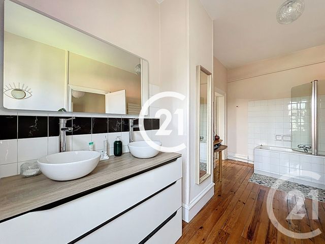 Maison à vendre - 7 pièces - 331 m2 - Jarnac - 16 - POITOU-CHARENTES