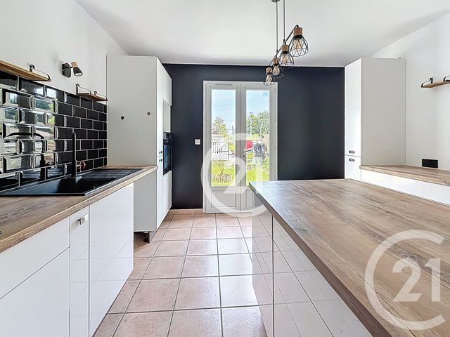 Maison &agrave; louer - 4 pi&egrave;ces - 109,60 m2 - Jarnac - 16 - POITOU-CHARENTES