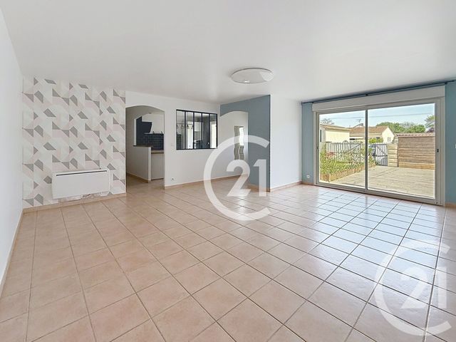 Maison &agrave; louer - 4 pi&egrave;ces - 109,60 m2 - Jarnac - 16 - POITOU-CHARENTES