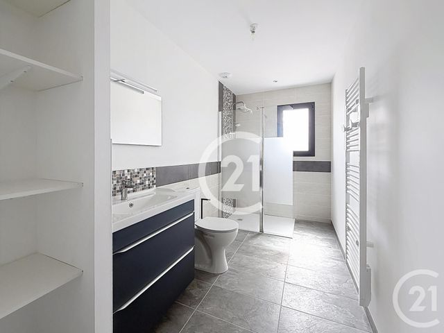 Maison &agrave; louer - 4 pi&egrave;ces - 89,20 m2 - Segonzac - 16 - POITOU-CHARENTES