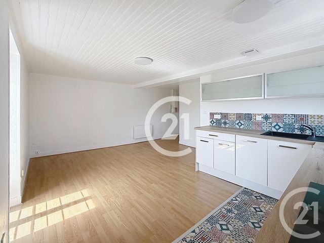 Appartement F2 &agrave; louer - 2 pi&egrave;ces - 38,90 m2 - Jarnac - 16 - POITOU-CHARENTES