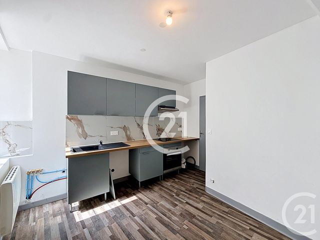 Appartement T4 &agrave; louer - 4 pi&egrave;ces - 96 m2 - Jarnac - 16 - POITOU-CHARENTES