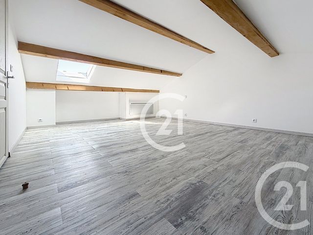 Maison &agrave; louer - 5 pi&egrave;ces - 114 m2 - Jarnac - 16 - POITOU-CHARENTES