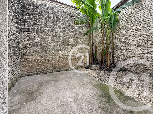 Maison &agrave; louer - 4 pi&egrave;ces - 89,50 m2 - Segonzac - 16 - POITOU-CHARENTES