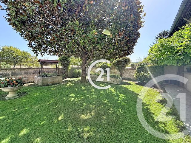 Maison &agrave; vendre - 7 pi&egrave;ces - 177 m2 - Segonzac - 16 - POITOU-CHARENTES