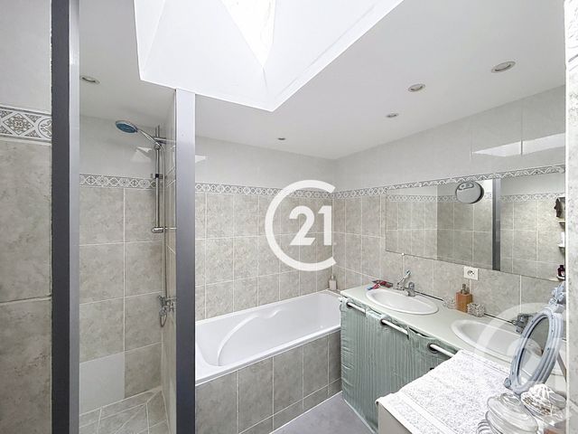 Maison &agrave; vendre - 5 pi&egrave;ces - 157 m2 - Chassors - 16 - POITOU-CHARENTES