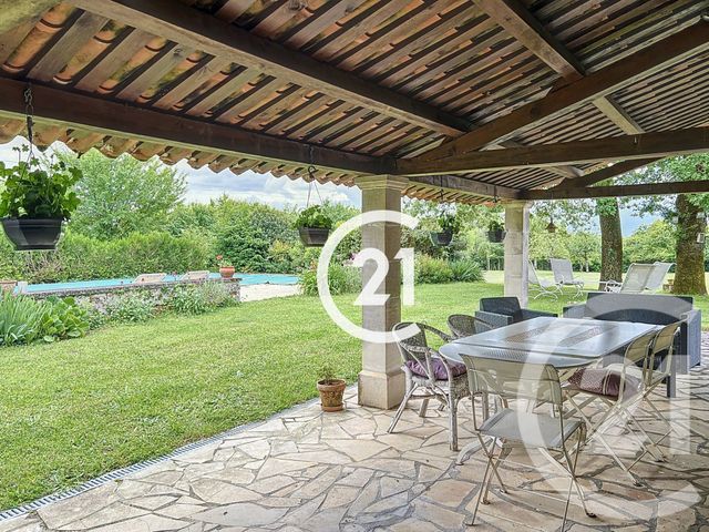 Maison à vendre - 6 pièces - 225 m2 - Foussignac - 16 - POITOU-CHARENTES