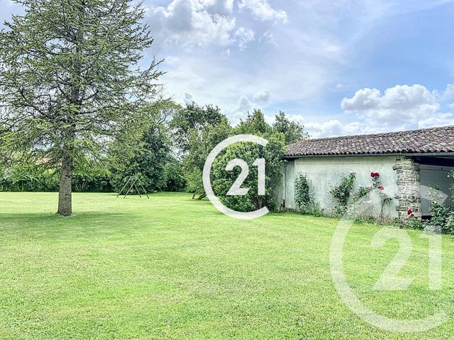 Maison à vendre - 6 pièces - 225 m2 - Foussignac - 16 - POITOU-CHARENTES