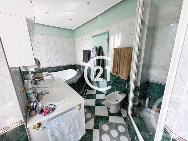 Maison à vendre - 6 pièces - 225 m2 - Foussignac - 16 - POITOU-CHARENTES