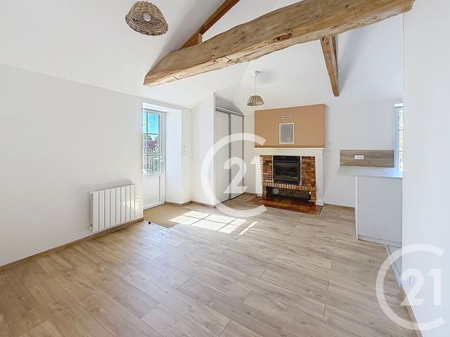 Maison &agrave; louer - 3 pi&egrave;ces - 72,50 m2 - Bourg Charente - 16 - POITOU-CHARENTES