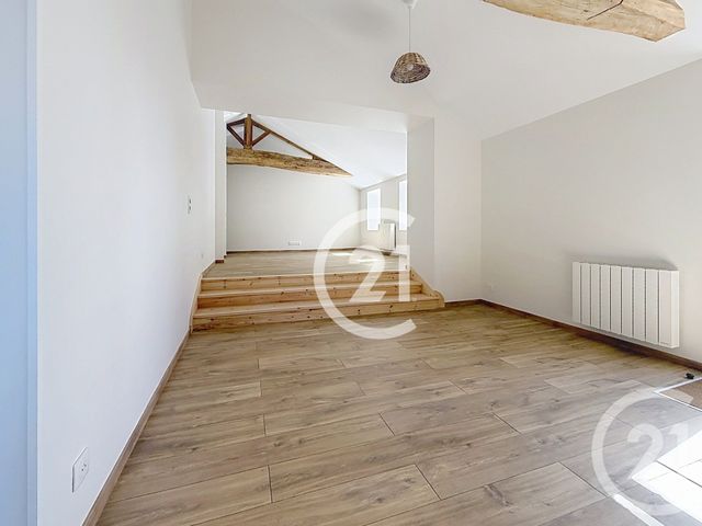 Maison &agrave; louer - 3 pi&egrave;ces - 72,50 m2 - Bourg Charente - 16 - POITOU-CHARENTES