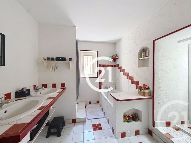 Maison à vendre - 5 pièces - 176 m2 - Gondeville - 16 - POITOU-CHARENTES