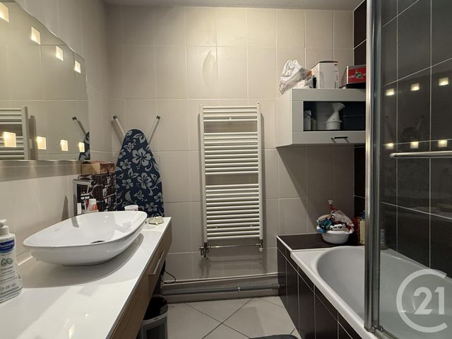 Appartement T3 &agrave; vendre - 3 pi&egrave;ces - 66,43 m2 - Fontaine - 38 - RHONE-ALPES