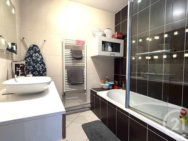 Appartement T3 &agrave; vendre - 3 pi&egrave;ces - 66,43 m2 - Fontaine - 38 - RHONE-ALPES