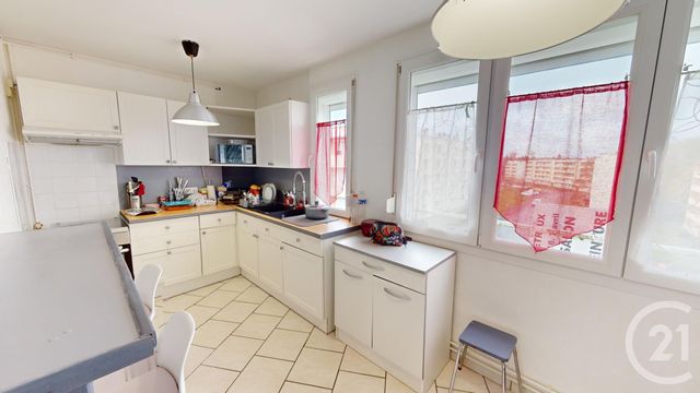 Appartement T4 à vendre - 4 pièces - 66,60 m2 - St Quentin - 02 - PICARDIE