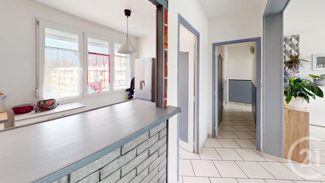 Appartement T4 à vendre - 4 pièces - 66,60 m2 - St Quentin - 02 - PICARDIE