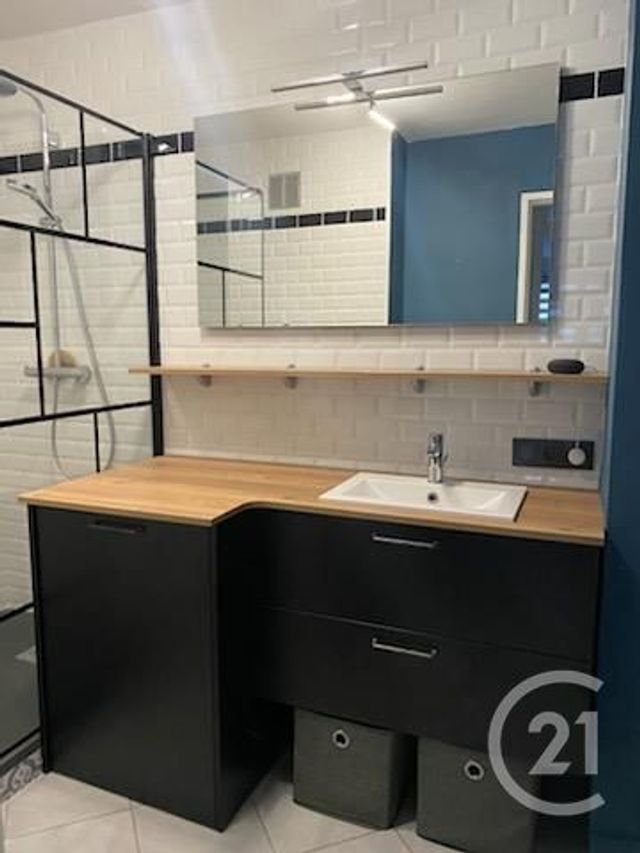 Appartement à vendre - 4 pièces - 80 m2 - St Quentin - 02 - PICARDIE