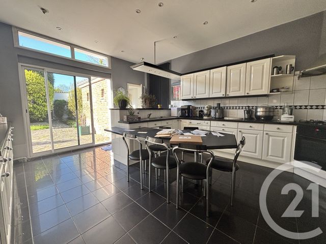 Maison &agrave; vendre - 12 pi&egrave;ces - 422 m2 - Fresnoy Le Grand - 02 - PICARDIE