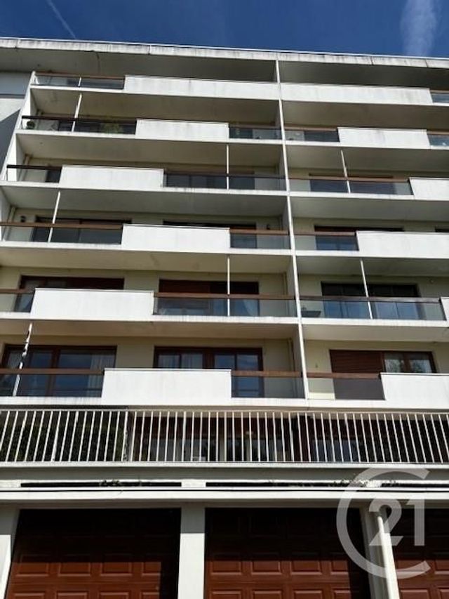 Appartement T6 à vendre - 7 pièces - 137 m2 - St Quentin - 02 - PICARDIE