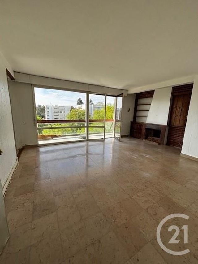 Appartement T6 à vendre - 7 pièces - 137 m2 - St Quentin - 02 - PICARDIE