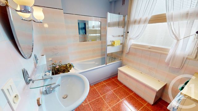 Appartement F5 à vendre - 5 pièces - 119,37 m2 - St Quentin - 02 - PICARDIE