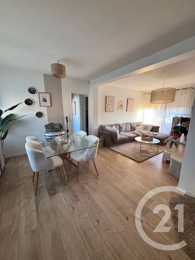 Appartement F4 &agrave; vendre - 5 pi&egrave;ces - 66 m2 - St Quentin - 02 - PICARDIE