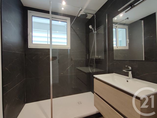 Appartement F3 &agrave; louer - 3 pi&egrave;ces - 75,64 m2 - Vannes - 56 - BRETAGNE