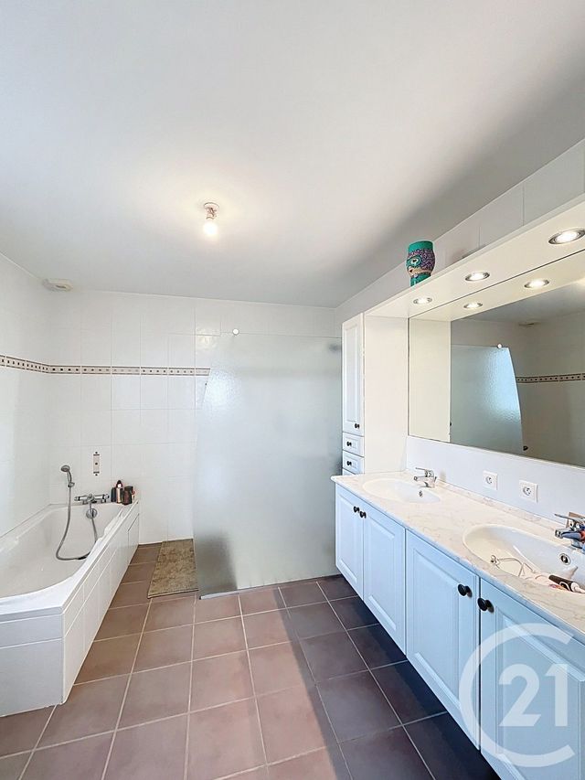 Maison à vendre - 10 pièces - 296,06 m2 - Yssingeaux - 43 - AUVERGNE