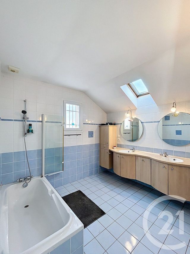 Maison à vendre - 10 pièces - 296,06 m2 - Yssingeaux - 43 - AUVERGNE