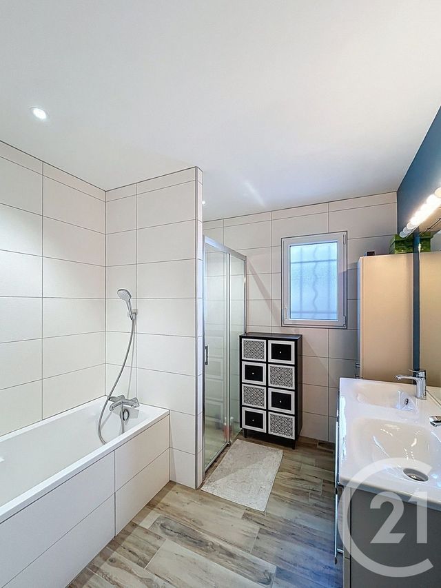 Maison à vendre - 4 pièces - 100,83 m2 - Yssingeaux - 43 - AUVERGNE