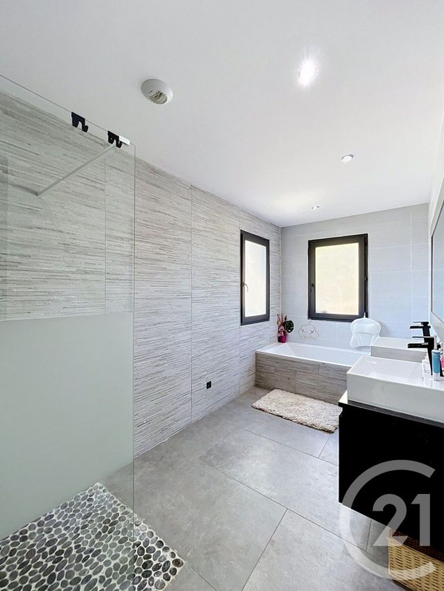 Maison &agrave; vendre - 9 pi&egrave;ces - 341 m2 - Ste Sigolene - 43 - AUVERGNE