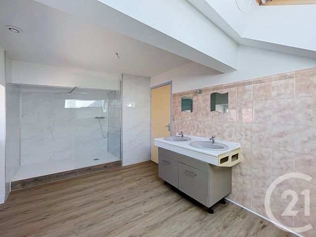 Appartement Duplex &agrave; vendre - 5 pi&egrave;ces - 106,32 m2 - Yssingeaux - 43 - AUVERGNE