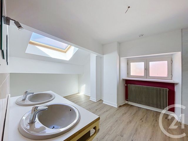 Appartement Duplex &agrave; vendre - 5 pi&egrave;ces - 106,32 m2 - Yssingeaux - 43 - AUVERGNE