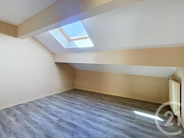 Appartement Duplex &agrave; vendre - 5 pi&egrave;ces - 106,32 m2 - Yssingeaux - 43 - AUVERGNE