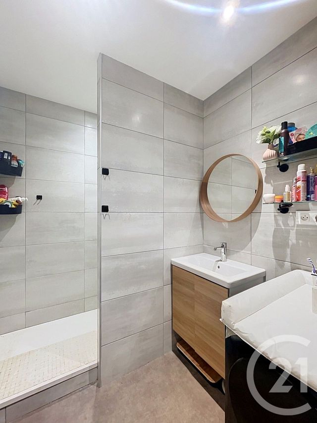 Appartement T3 &agrave; vendre - 3 pi&egrave;ces - 76 m2 - Ste Sigolene - 43 - AUVERGNE