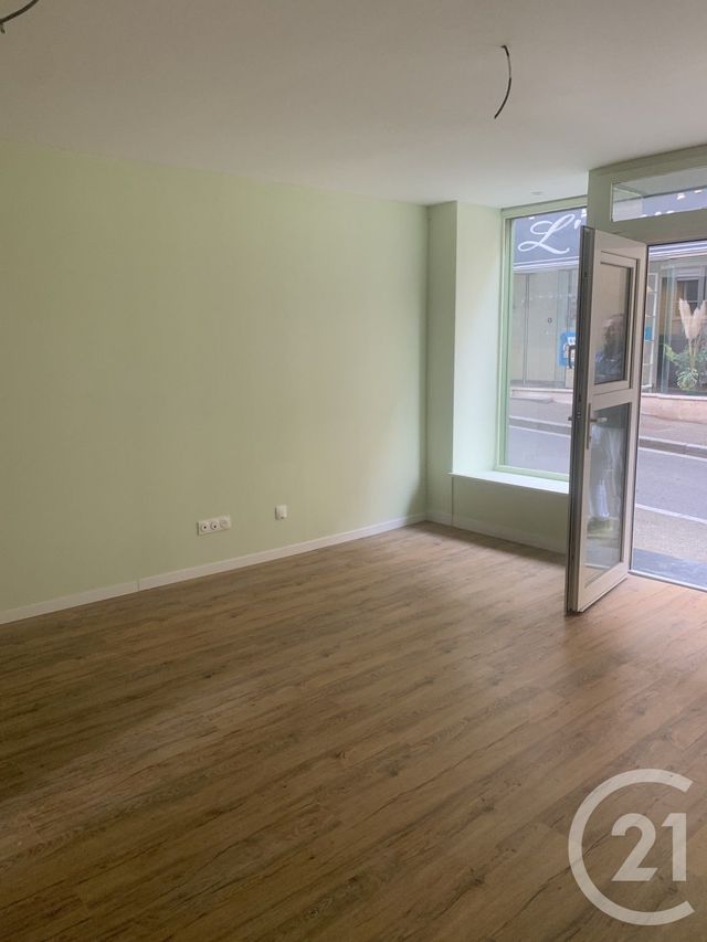 Appartement Local à louer - 2 pièces - 31 m2 - Orbec - 14 - BASSE-NORMANDIE