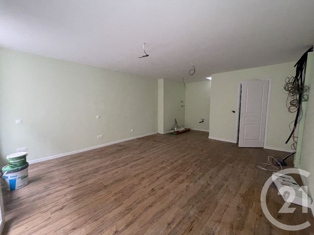 Appartement Local à louer - 2 pièces - 31 m2 - Orbec - 14 - BASSE-NORMANDIE