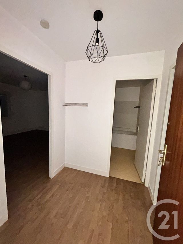 Appartement F2 &agrave; louer - 2 pi&egrave;ces - 35,47 m2 - Lisieux - 14 - BASSE-NORMANDIE