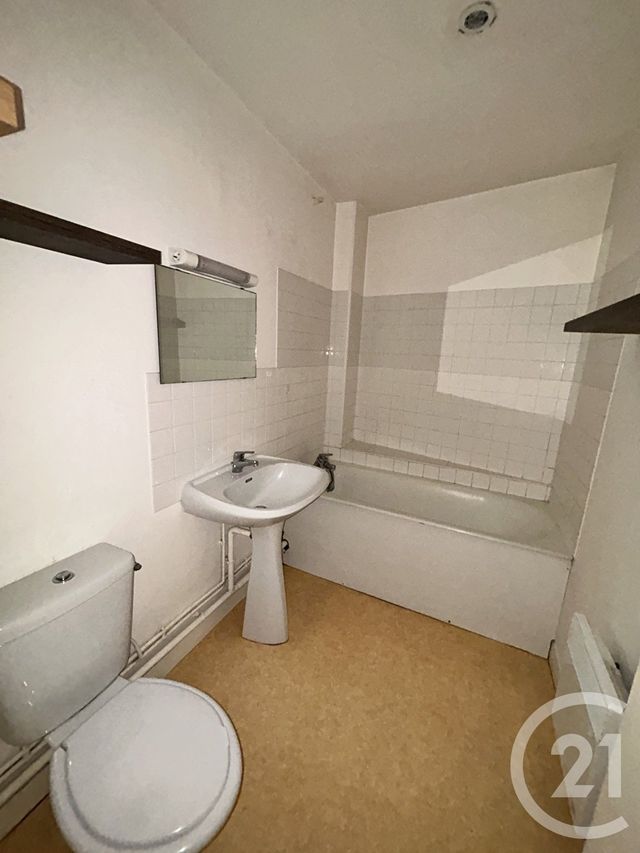 Appartement F2 &agrave; louer - 2 pi&egrave;ces - 35,47 m2 - Lisieux - 14 - BASSE-NORMANDIE