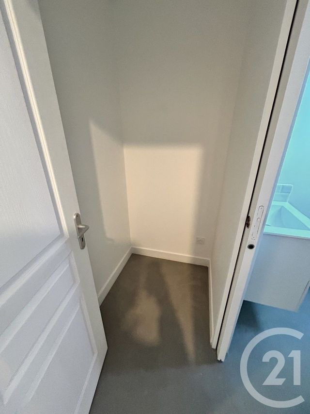 Appartement F3 &agrave; louer - 3 pi&egrave;ces - 44,15 m2 - Lisieux - 14 - BASSE-NORMANDIE